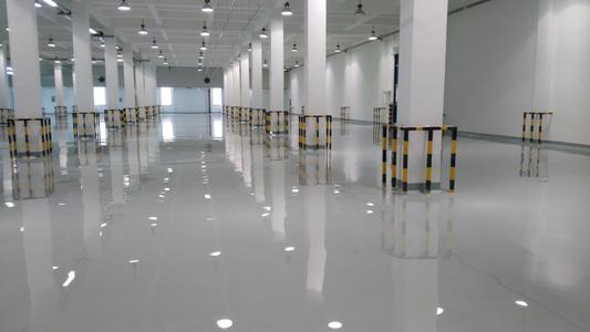 環(huán)氧地坪漆廠家告訴你為什么做地坪一定要用底漆？